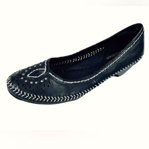 White Mountain Black Leather Moccasin Style Low Pump Size 7.5